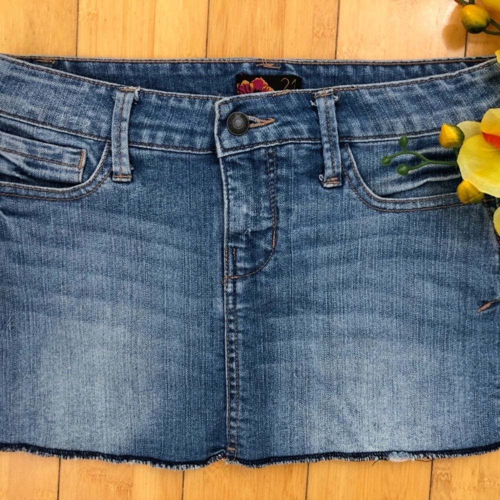 FOREVER 21 WOMEN MINI SKIRT SIZE S